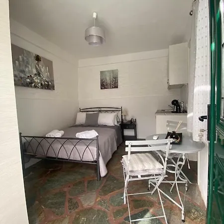 Simousi Studio 2 On The Beach! Сasa de vacaciones